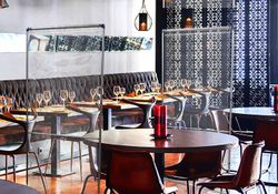 Floor Standing Sneeze Shield  1 - Circleone