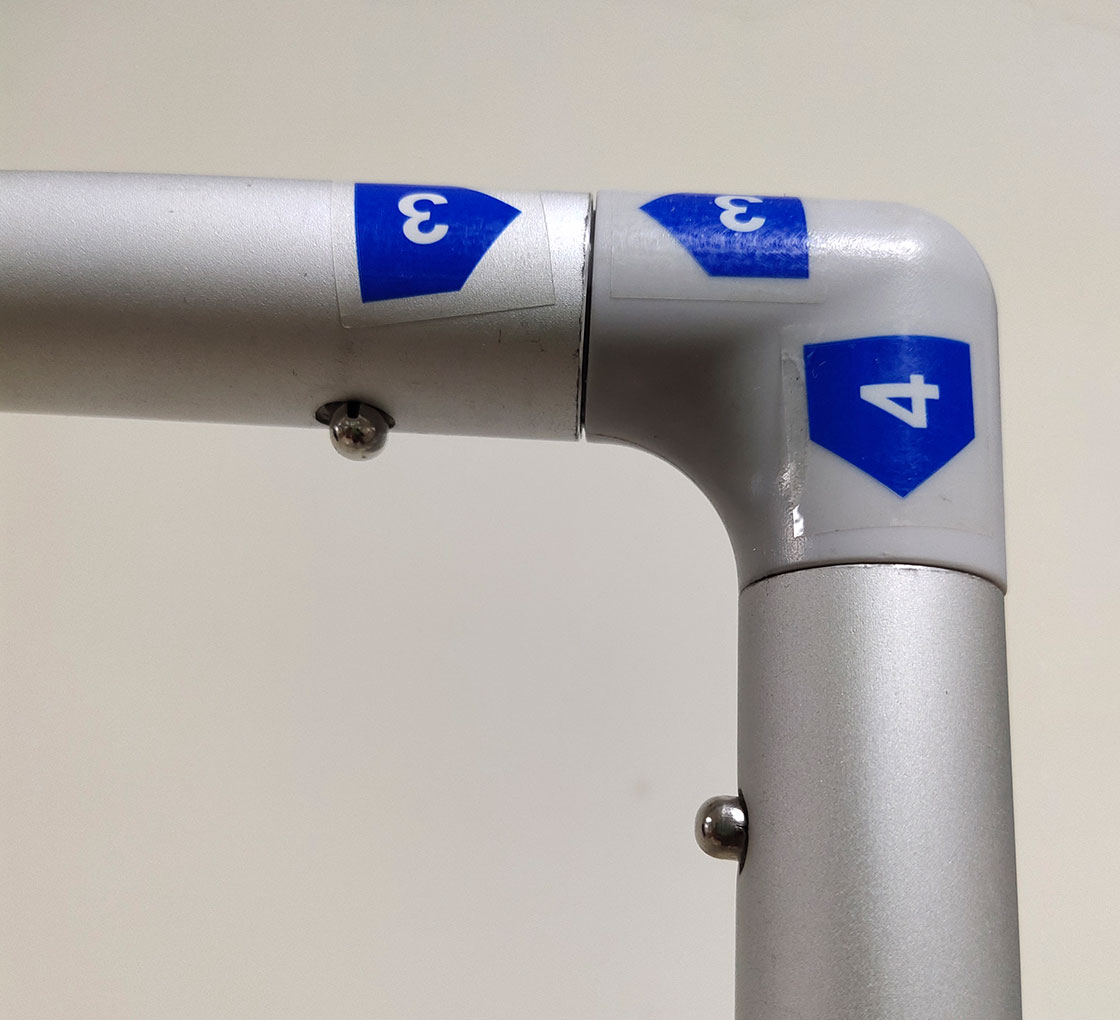 floor-standing-sneeze-shield-005