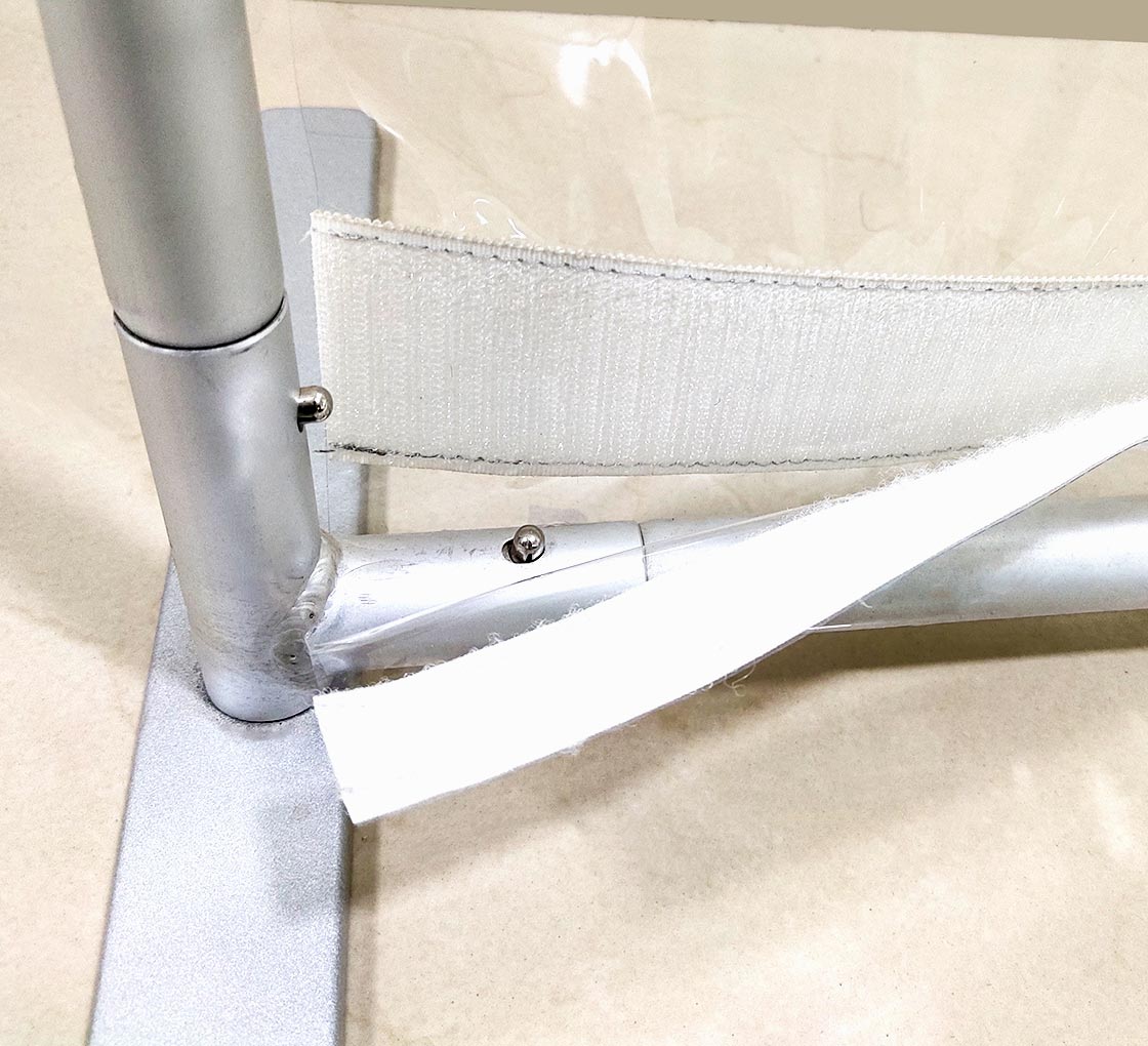 floor-standing-sneeze-shield-008